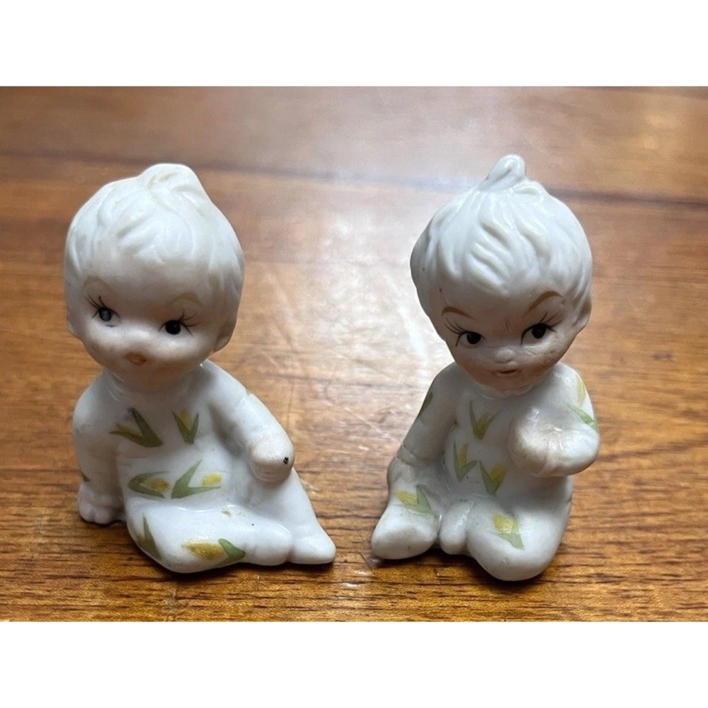 Vintage 1960's pair of Flambro baby figurines in corn Pjs